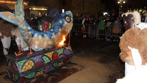 León se despide del Carnaval con el Entierro de la Sardina | José Martín