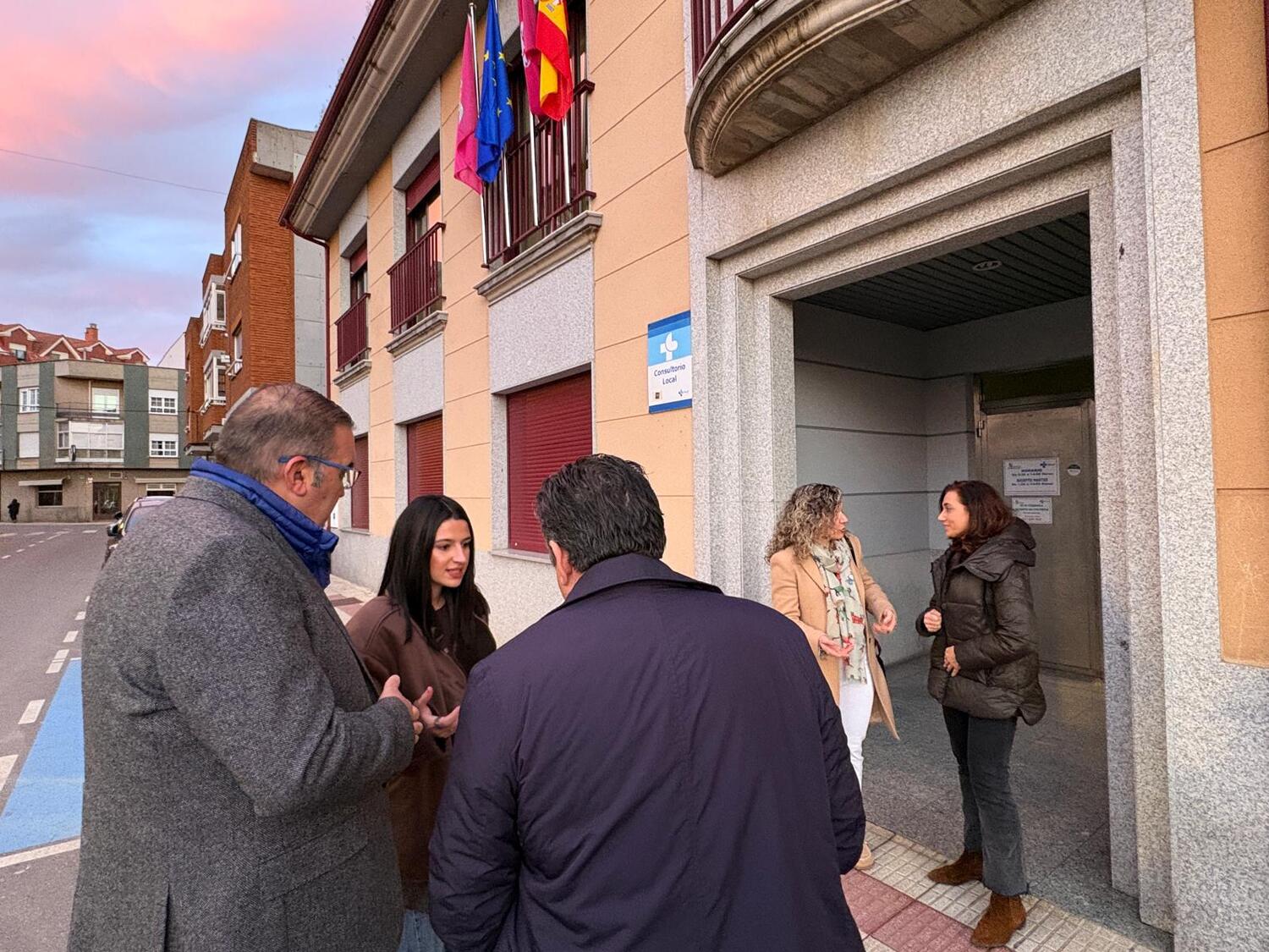 Visita de los responsables de UPL a La Virgen del Camino Visita de los responsables de UPL a La Virgen del Camino