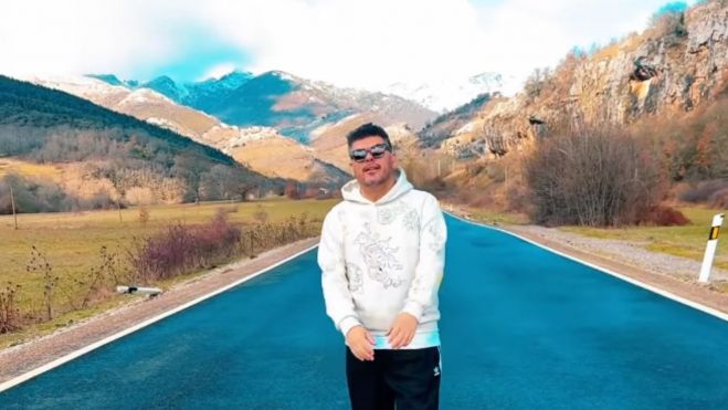 Demarco Flamenco adelanta su nuevo sencillo 'Contigo todo' con paisajes de la Montaña Leonesa | IG: Demarco Flamenco Demarco Flamenco adelanta su nuevo sencillo 'Contigo todo' con paisajes de la Montaña Leonesa | IG: Demarco Flamenco