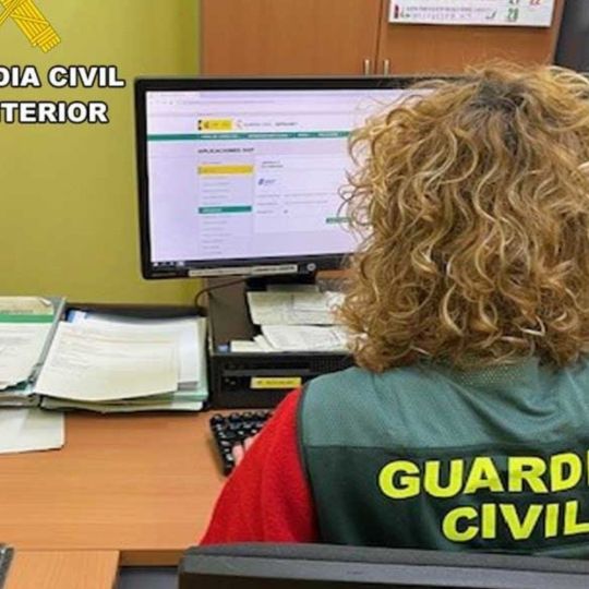 Detenido en Alicante por estafar 900 euros a un vecino de La Bañeza suplantando a la DGT Detenido en Alicante por estafar 900 euros a un vecino de La Bañeza suplantando a la DGT