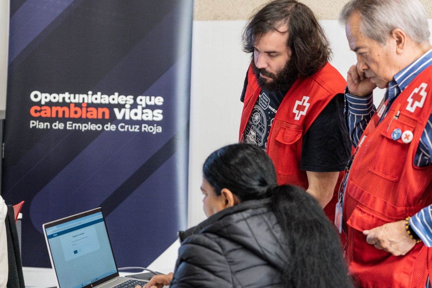 La fecha de nacimiento, una barrera laboral en León: Cruz Roja pone el foco en el edadismo