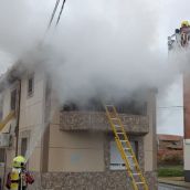 Intervención de los bomberos en el incendio de una vivienda en Viloria de la Jurisdicción | Bomberos de León