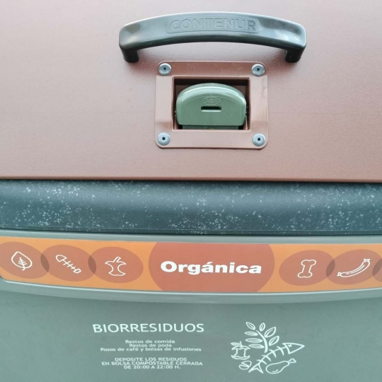 IU denuncia el “despilfarro” del Ayuntamiento de León en la gestión de los contenedores marrones