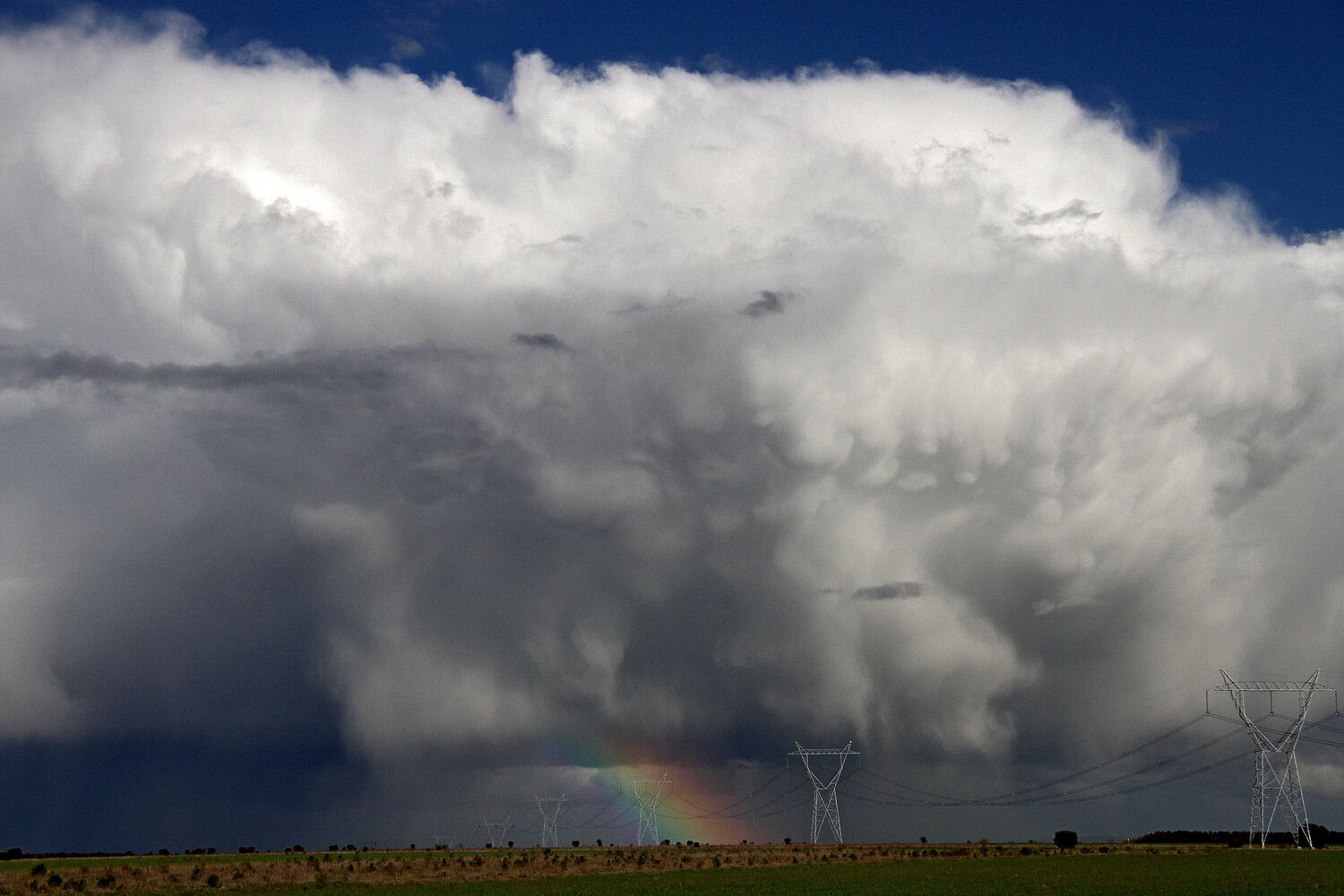 Chubascos y claros se alternan sobre el Páramo leonés | Peio García / ICAL