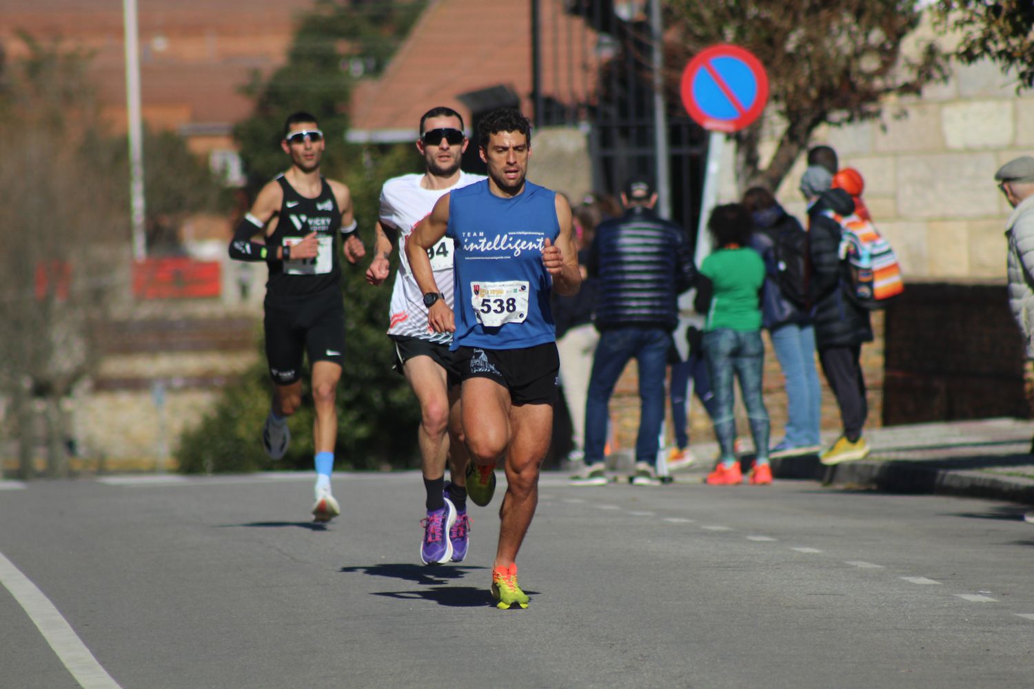 Éxito de participación en los 10KM de La Virgen: Kevin Viñuela y Loreto Pacho se coronan campeones | José Martín