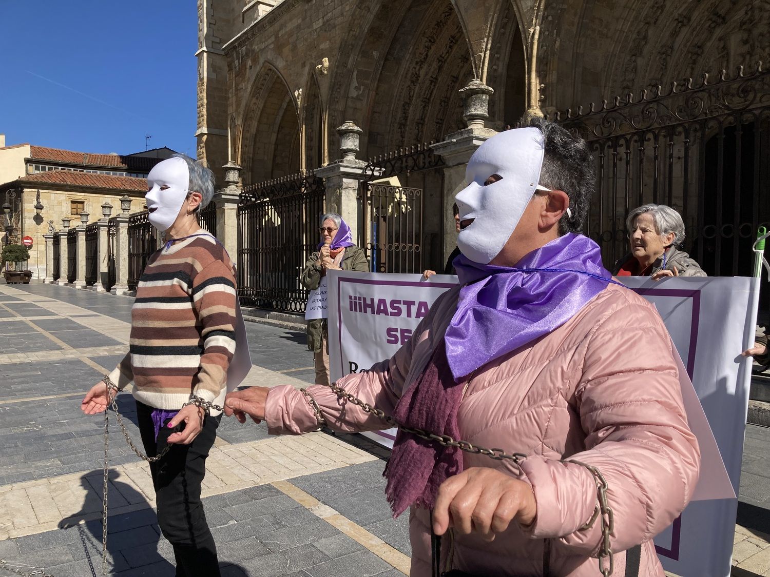 Concentración de la Revuelta de Mujeres en la Iglesia en León | Peio García / ICAL Concentración de la Revuelta de Mujeres en la Iglesia en León | Peio García / ICAL