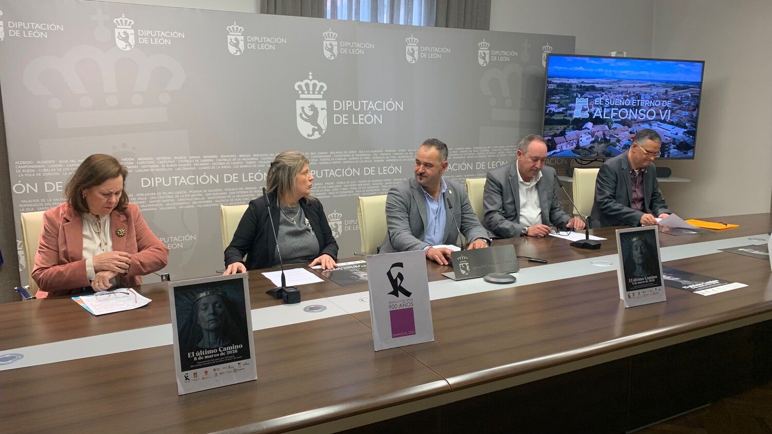  Sahagún recupera la memoria de Urraca I con un ceremonial teatralizado en la calle