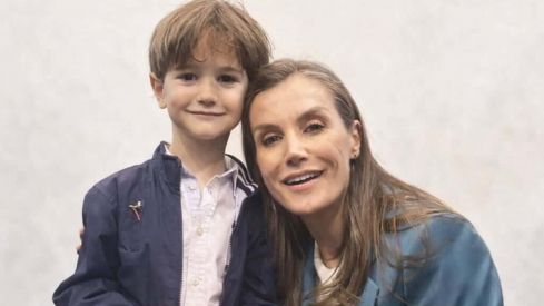 El pequeño Darío conoce a la reina Letizia en el Día Mundial de las Enfermedades Raras El pequeño Darío conoce a la reina Letizia en el Día Mundial de las Enfermedades Raras