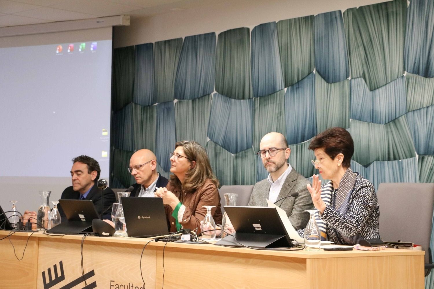 Congreso ‘Urraca, regina et imperatrix Hispaniae’ de la ULE Congreso ‘Urraca, regina et imperatrix Hispaniae’ de la ULE