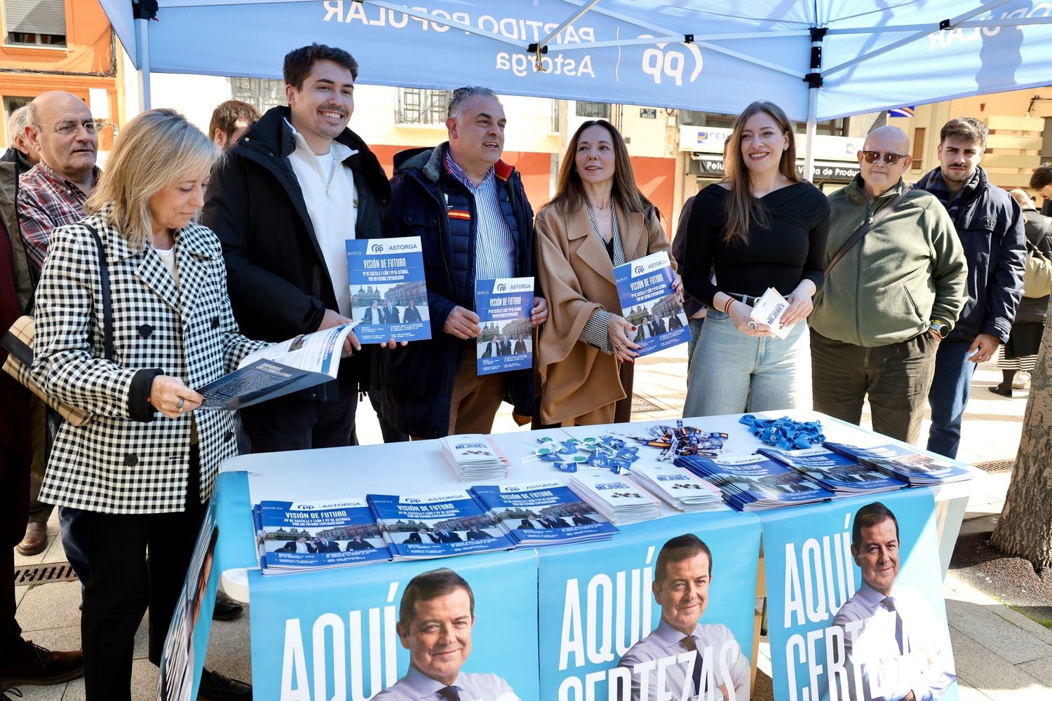 La portavoz del PP en el Congreso, Ester Muñoz, visita Astorga | Campillo / ICAL