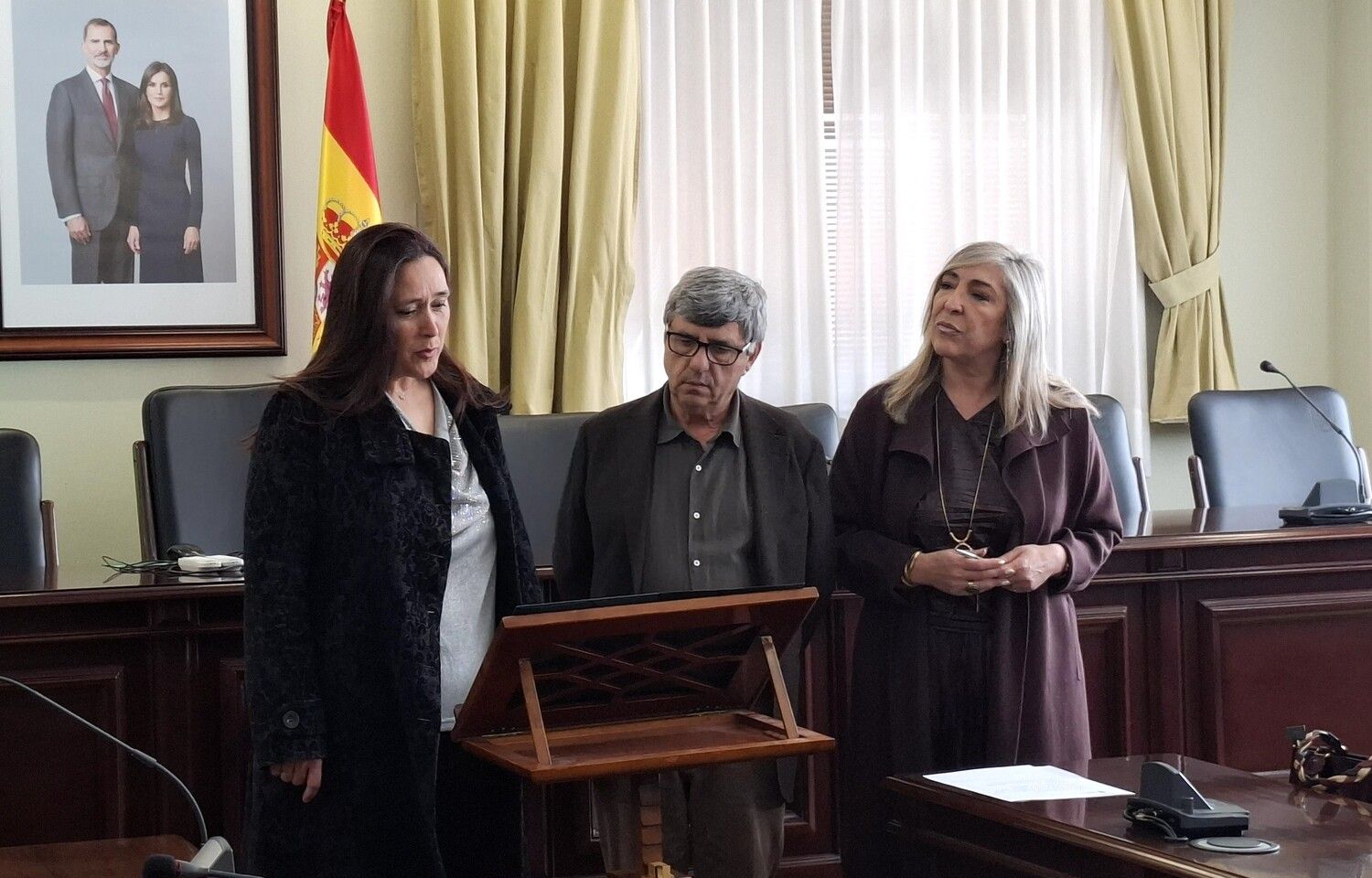 Ana María de Caso asume el decanato de la Facultad de Educación de la Universidad de León Ana María de Caso asume el decanato de la Facultad de Educación de la Universidad de León