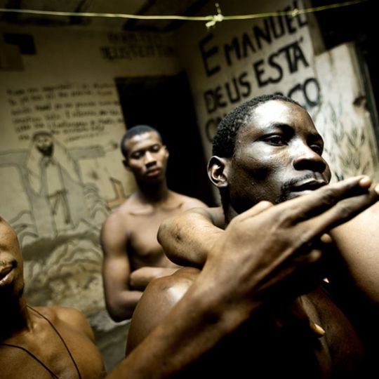 Fotografías desde dentro de la prisión: El Centro Leonés de Arte abre la exposición 'Historias de cárcel' | Martín Ruano