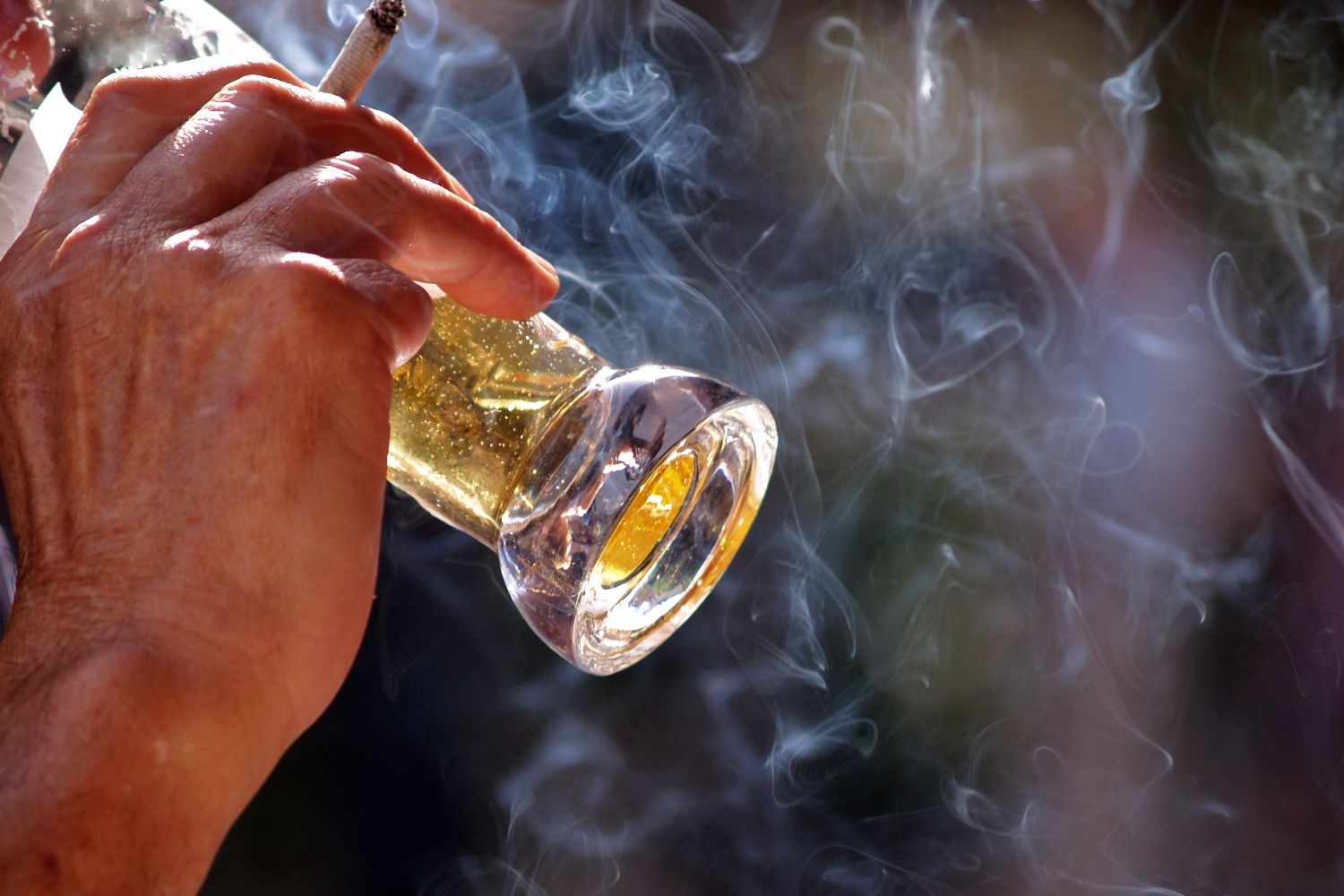 El alcohol y el tabaco encabezan una subida del 2% en el IPC de la provincia de León en febrero | iStock - Bunyos