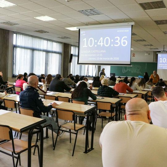 Más de un centenar adultos se examinan en la ULE para acceder a la universidad