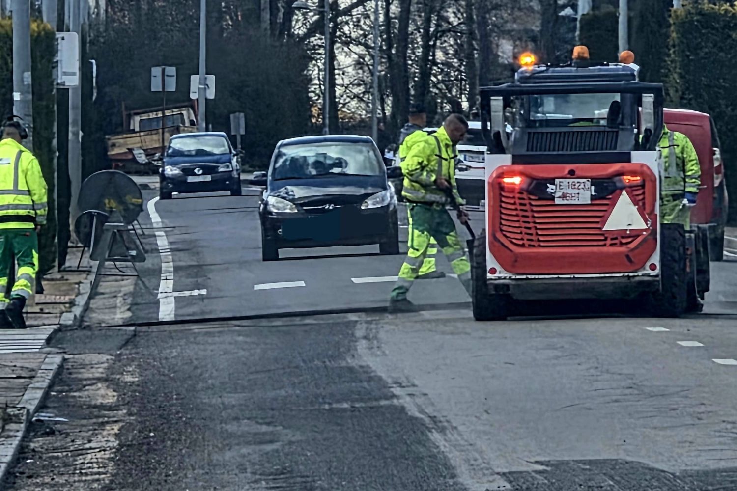 La Bañeza continúa el plan de asfaltado con actuaciones en la carretera N-VI y calles del entorno