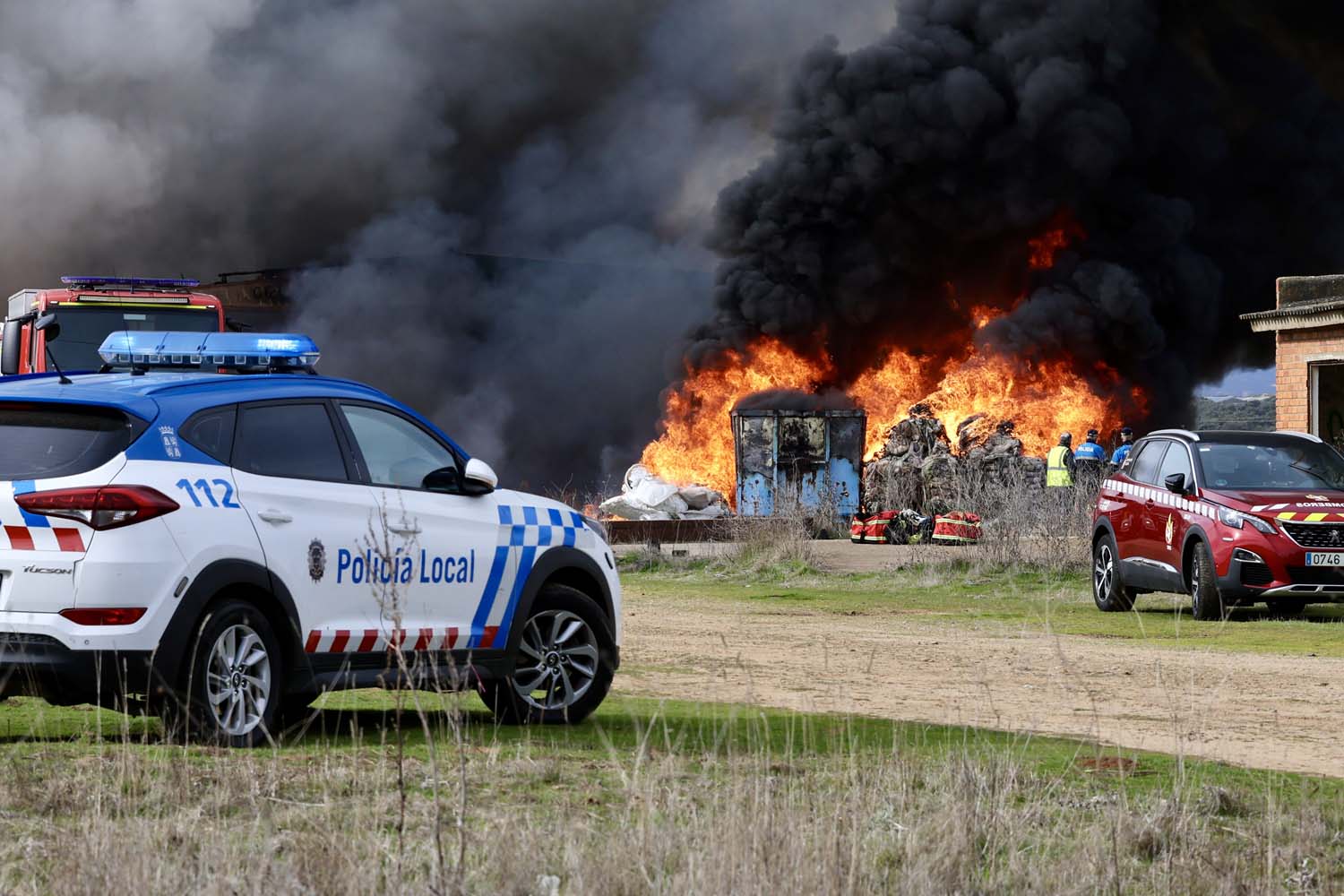 Carlos S. Campillo ICAL. Incendio en una nave de caucho y plásticos de La Bañeza (6)