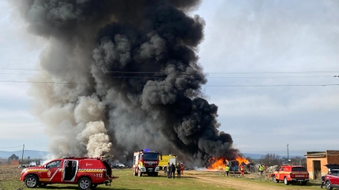 Ecologistas en Acción denuncia la falta de información sobre la contaminación del incendio de La Bañeza 