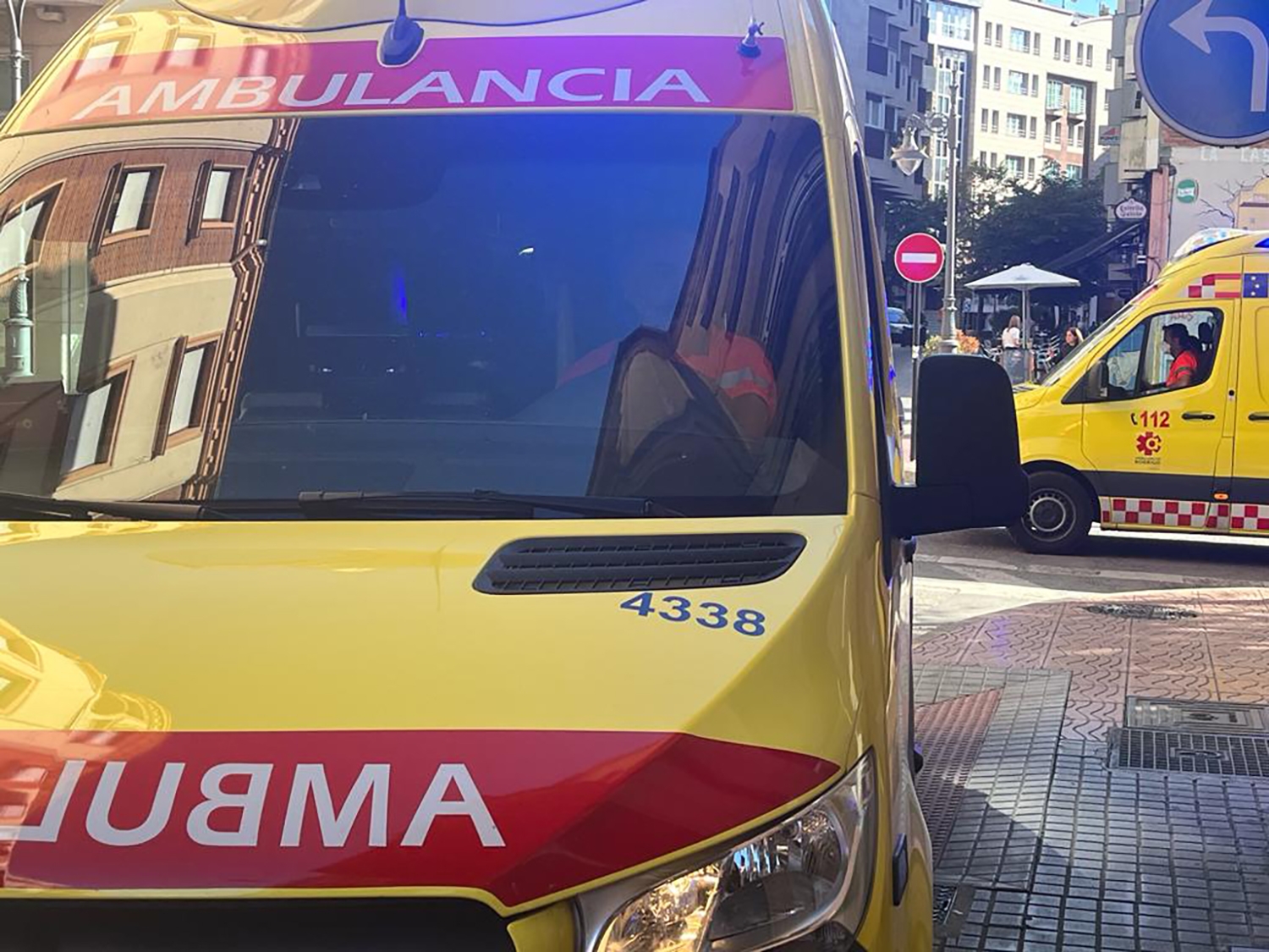 Imagen de archivo de una ambulancia Imagen de archivo de una ambulancia