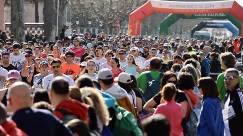 Carlis S. Campillo ICAL. Salida d Media Maratón de León y la Carrera 5K  (4)