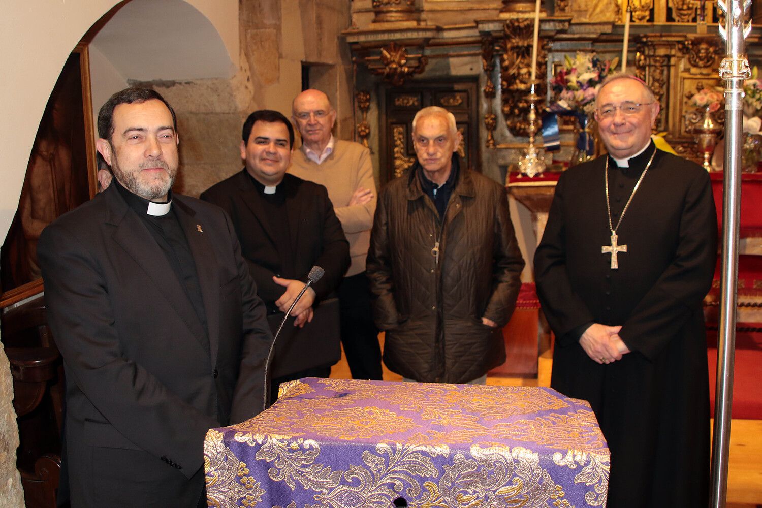 Entrega de la distinción de Personaje Singular de la Semana Santa de León | Peio García / ICAL