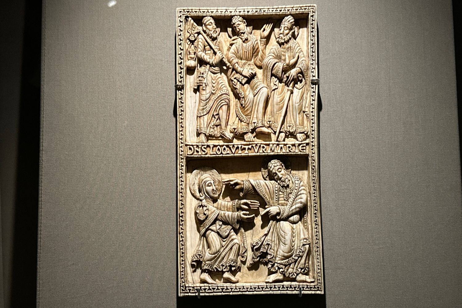 La exposición de la reina Urraca en León incorpora una pieza de marfil del siglo XII