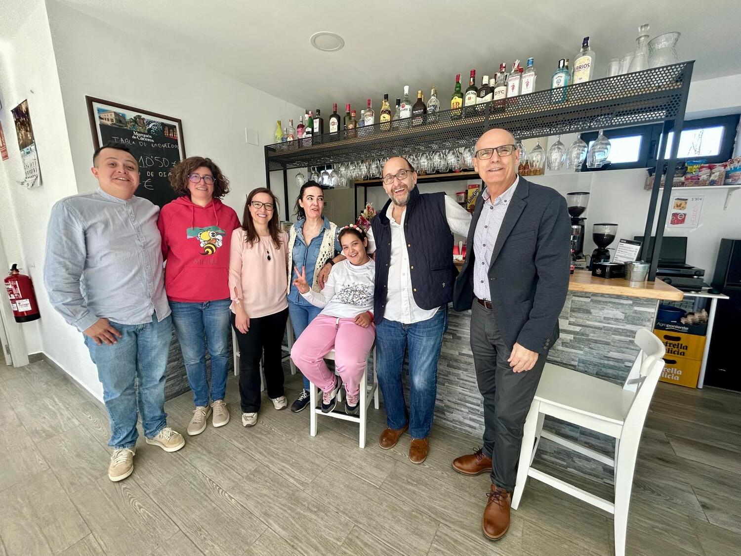 Viforcos (León) reabre su bar gracias al Proyecto Repuebla de la Diputación