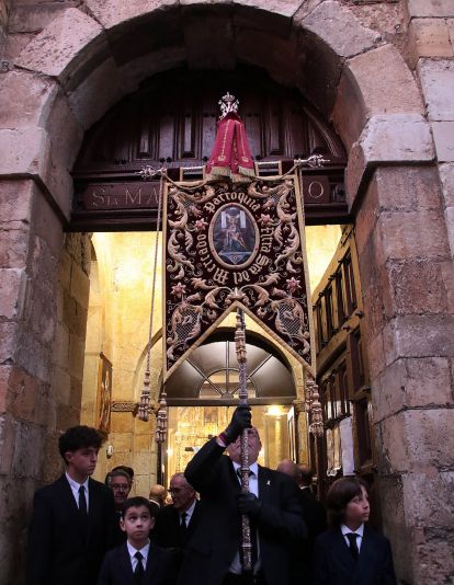 'La Morenica' marca el inicio a la Semana Santa de León | Peio García / ICAL