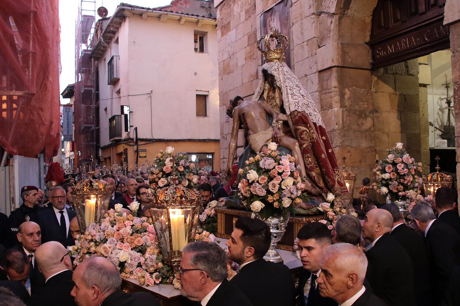 'La Morenica' marca el inicio a la Semana Santa de León | Peio García / ICAL