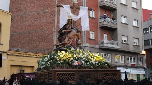 Angustias, el Nazareno y Minerva llenan León de Pasión | José Martín