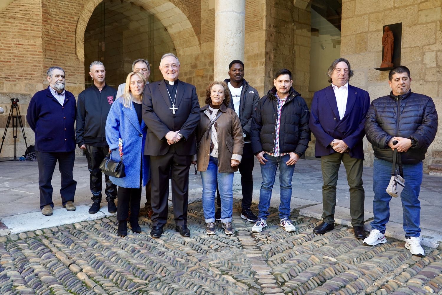 Recepción en el Palacio Episcopal a los reclusos que participan en la Procesión del Perdón | Campillo S. Campillo / ICAL