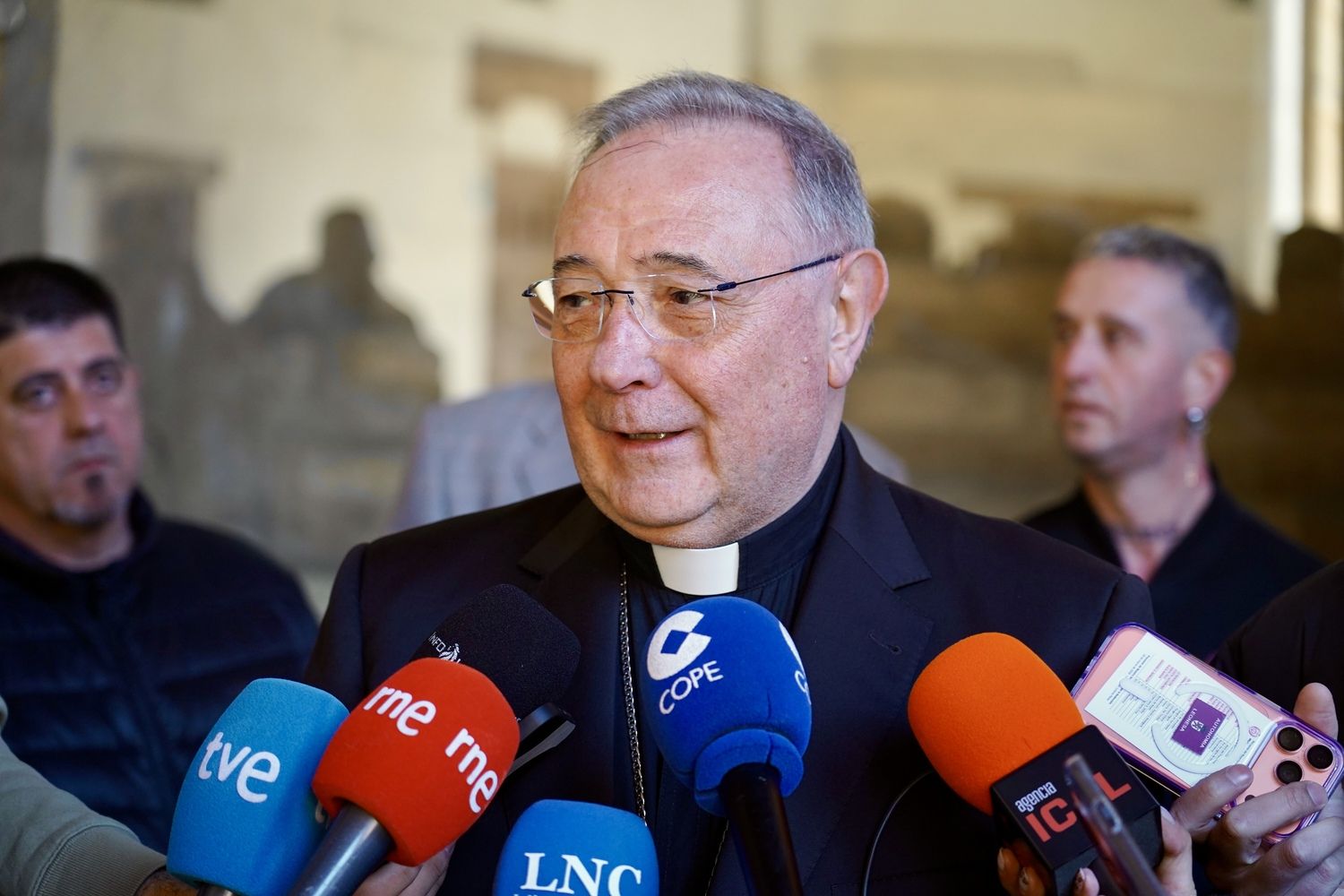 Recepción en el Palacio Episcopal a los reclusos que participan en la Procesión del Perdón | Campillo S. Campillo / ICAL