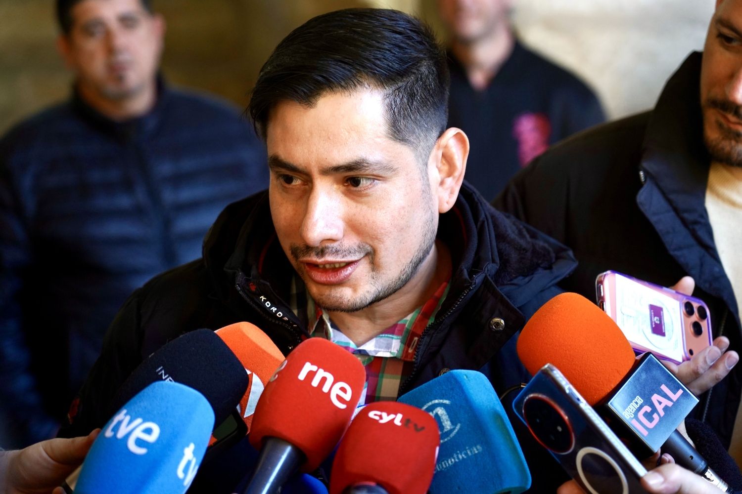  Recepción en el Palacio Episcopal a los reclusos que participan en la Procesión del Perdón | Campillo S. Campillo / ICAL