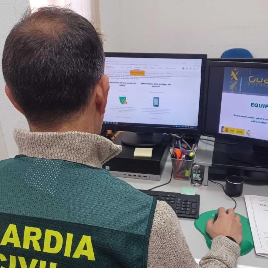 Tres investigados por estafar más de 100.000 euros a un leonés con 'inversiones' en criptoactivos Tres investigados por estafar más de 100.000 euros a un leonés con 'inversiones' en criptoactivos