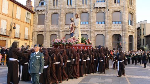 Doble liberación en León: la Procesión del Perdón concede un indulto y una libertad condicional | José Martín