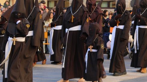 Doble liberación en León: la Procesión del Perdón concede un indulto y una libertad condicional | José Martín