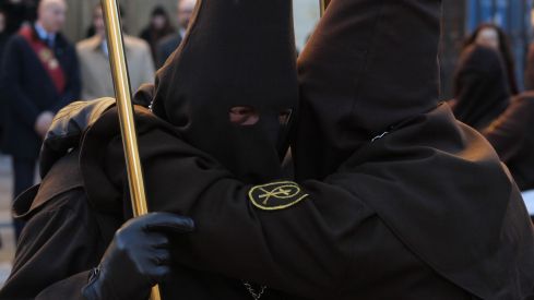 Doble liberación en León: la Procesión del Perdón concede un indulto y una libertad condicional | José Martín