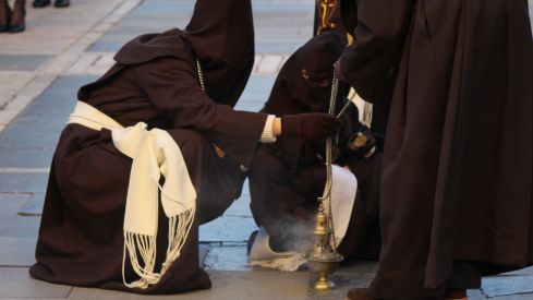 Doble liberación en León: la Procesión del Perdón concede un indulto y una libertad condicional | José Martín