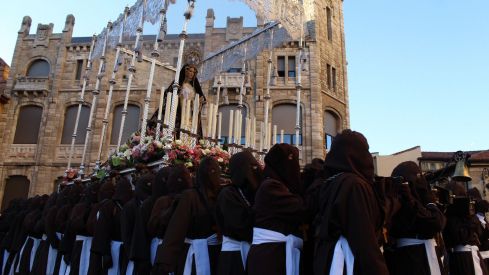 Doble liberación en León: la Procesión del Perdón concede un indulto y una libertad condicional | José Martín