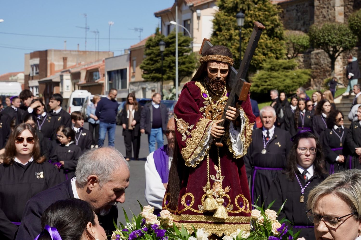 La Cofradía Nuestra Señora de las Angustias y Soledad de La Bañeza organiza la procesión del Santo Potajero, declarada de Interés Turístico Provincial | Carlos S. Campillo / ICAL