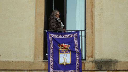 El casco histórico de León se rinde ante la Virgen de la Amargura | José Martín
