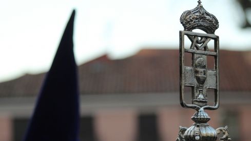 El casco histórico de León se rinde ante la Virgen de la Amargura | José Martín