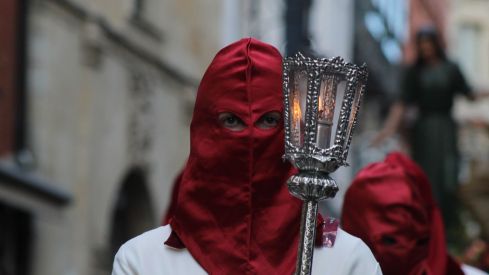 La Sagrada Cena recorre León llenando las calles de devoción | José Martín
