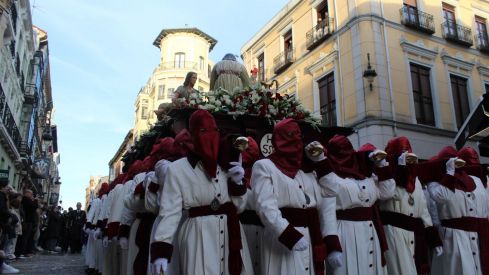 La Sagrada Cena recorre León llenando las calles de devoción | José Martín