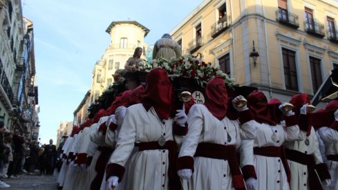 La Sagrada Cena recorre León llenando las calles de devoción | José Martín