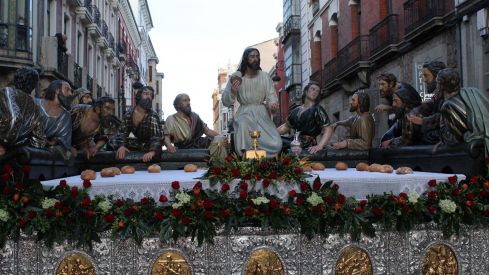 La Sagrada Cena recorre León llenando las calles de devoción | José Martín