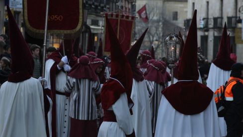 La Sagrada Cena recorre León llenando las calles de devoción | José Martín