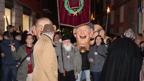 Genarín vuelve a conquistar las calles de León entre versos y orujo | José Martín