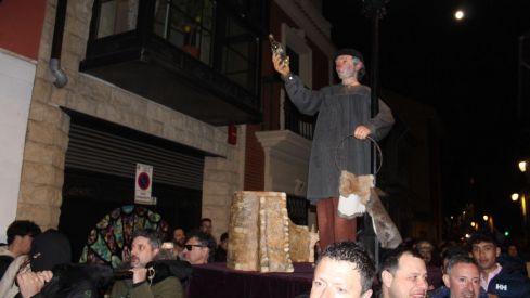 León cae rendida ante Genarín: La noche más canalla desborda las calles de la ciudad | José Martín