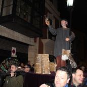 León cae rendida ante Genarín: La noche más canalla desborda las calles de la ciudad | José Martín