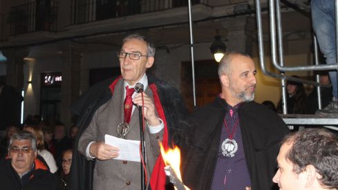 Genarín vuelve a conquistar las calles de León entre versos y orujo | José Martín